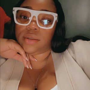 Meet your Posher, Janelle